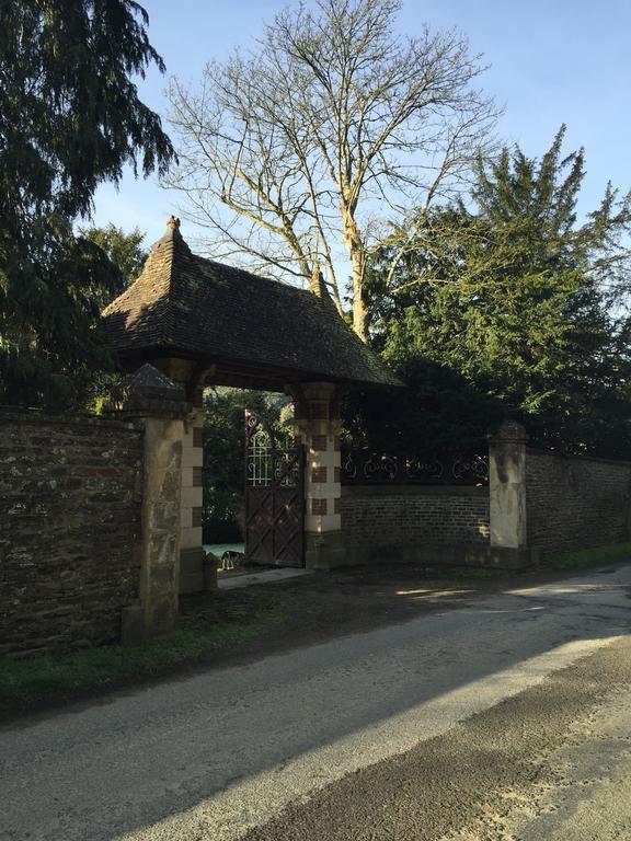 Le Manoir De Benedicte B&B Cahan Exterior foto